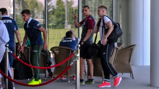 Футболистите от националния отбор на България отлетяха за Холандия където