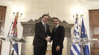 Сръбският президент Александър Вучич и гръцкият премиер Кириакос Мицотакис се