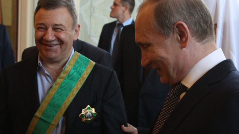 Свързан с Путин олигарх отхвърля твърденията за пране на пари