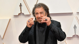 Като един от най големите актьори със забележително продължителна кариера продължава