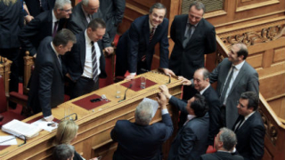 Гърция се готви за административна чистка