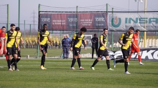 В сряда от 18 часа пред стадион Христо Ботев футболистите