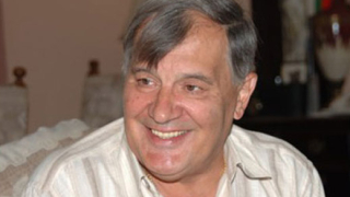 Батето вдига луд купон за рождения си ден