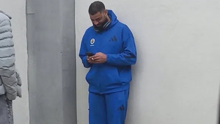 Заради цигара: Уволниха френска икона във волейбола