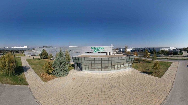 Компанията Schneider Electric, която развива сериозен бизнес в България, обяви,
