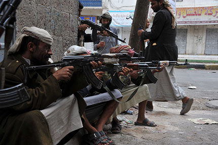 Най-малко 12 души загинаха при сблъсъци в Йемен