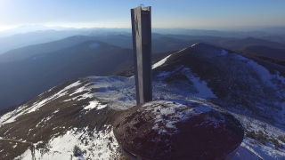 Под денонощна полицейска охрана е Домът паметник на БКП на