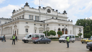 Управляващи и опозиция спорят за бюджета на парламента