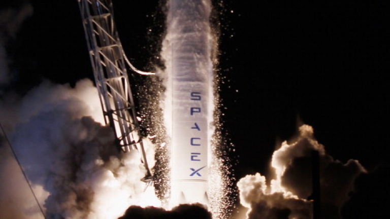 Властите в САЩ не разрешиха на SpaceX да изстреля ракета през декември