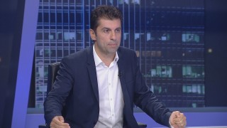 Кирил Петков обеща: Следвам волята на парламента за РСМ