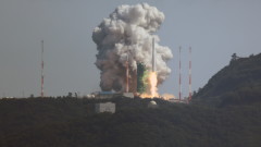 Южна Корея изстреля успешно първата си домашно разработена космическа ракета