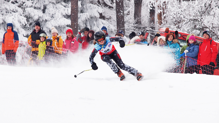 Близо 300 деца се включиха в ски надпревара (СНИМКИ)