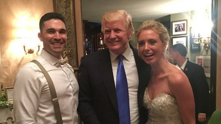 Доналд Тръмп изненада младоженци (СНИМКА)