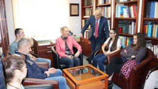 Стефка Костадинова се срещна в БОК със студенти от Национална