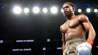 Бившият абсолютен шампион в лека категория Девин Хейни 31 1 15