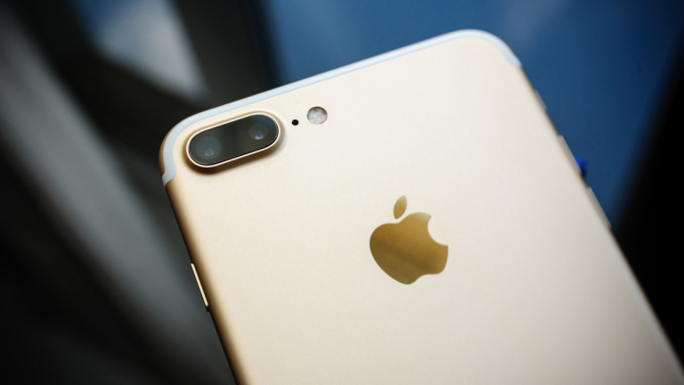 Apple загатна: iPhone 8 наистина може да се появи през септември