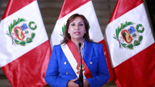 Прокуратурата на Перу обвини президента Дина Болуарте в приемане на подкупи