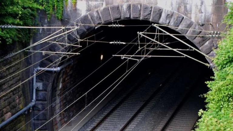 Какво знаем за най-дългия жп тунел на Балканите, който ще бъде в България