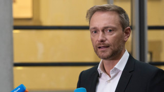 Международните корпоративни гиганти като Apple трябва да плащат повече данъци