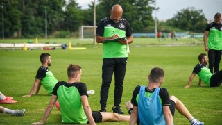 Хебър Пазарджик картотекира 16 футболисти в БФС като това далеч