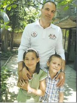 Павел от Асеновград: Майка ми ни направи всичко лошо