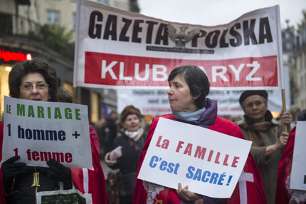 Протест в Париж срещу гей браковете