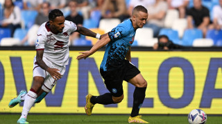 Наполи затвърди първото място в Серия А с победа с