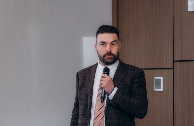  Аркади Шарков 