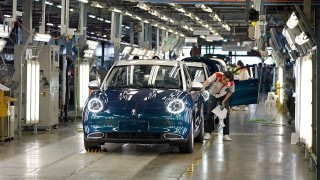 До юли 2026 г очакваме възстановяване на автомобилното производство в