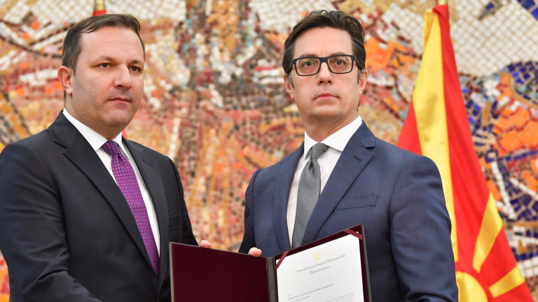 Президентът на Северна Македония Стево Пендаровски връчи днес мандата за