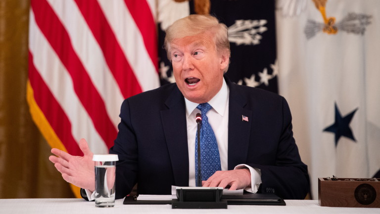 Тръмп горд, че САЩ са начело по поразени от COVID-19, било знак за качество