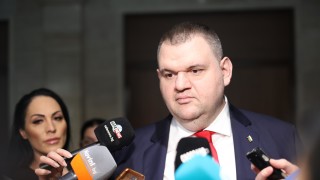 Делян Пеевски подкрепя позицията на президента Румен Радев че никакви