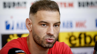 Халфът на Локомотив София Симеон Славчев е претърпял операция на