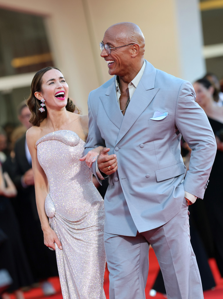 Дуейн Джонсън и Емили Блънт на филмовия фестивал във Венеция