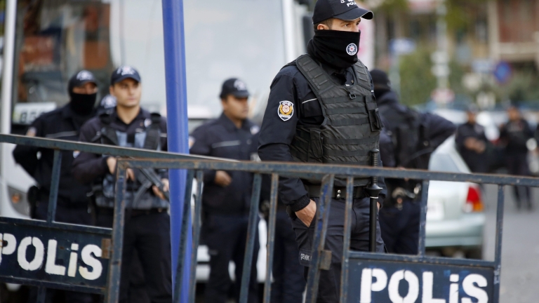 Турция задържа 16 души за атентата в пограничния град Рейханлъ