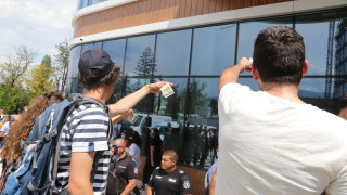 От АЕЖ сезираха и Доналд Туск за нападението над журналиста Полина Паунова