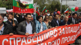 Опитаха се да ни купят с постове, няма да се поддадем, обещава Нинова