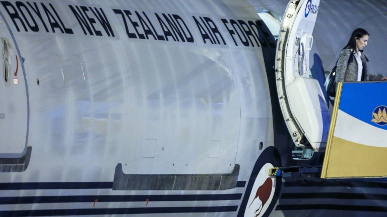 Националната авиокомпания на Нова Зеландия отменя всички полети към и