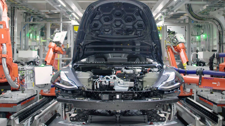  Производството на Model 3 върви с цялостна пара 