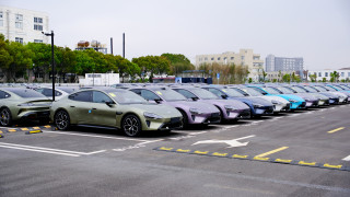 Забавяне на производството на електрически превозни средства въвеждането на допълнителни