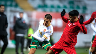 Полузащитникът на Славия и България U21 Чунг Нгуен До