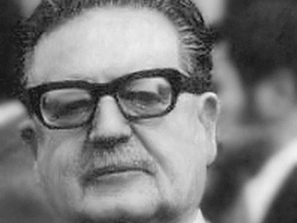 Чили "нищи" смъртта на Салвадор Алиенде