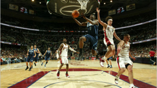 Леброн вгорчи завръщането в Кливлънд на Карлос Бузър