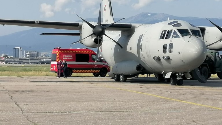 Дежурен екипаж на самолет C-27J Spartan от 16-а авиобаза беше
