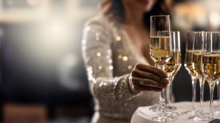 Виното бирата и спиртните напитки съдържат вид алкохол наречен етанол