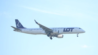 Полет LO634 на полската авиокомпания LOT от София до Варшава