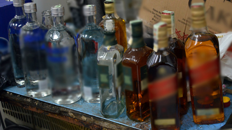 СДВР разкри нелегален цех за високоградусов фалшив алкохол 