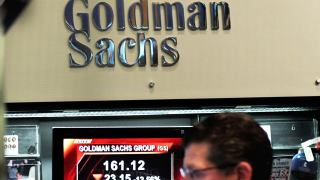 Печалбата на Goldman Sachs спадна с 60% 