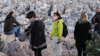 Населението на Гърция е намаляло с 39 933 души през