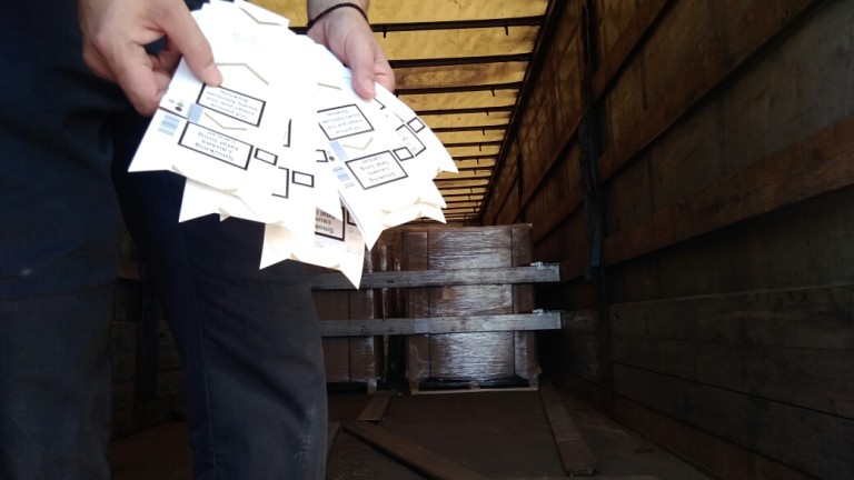 Служители на Митница Русе задържаха 20 палета с картонени опаковки